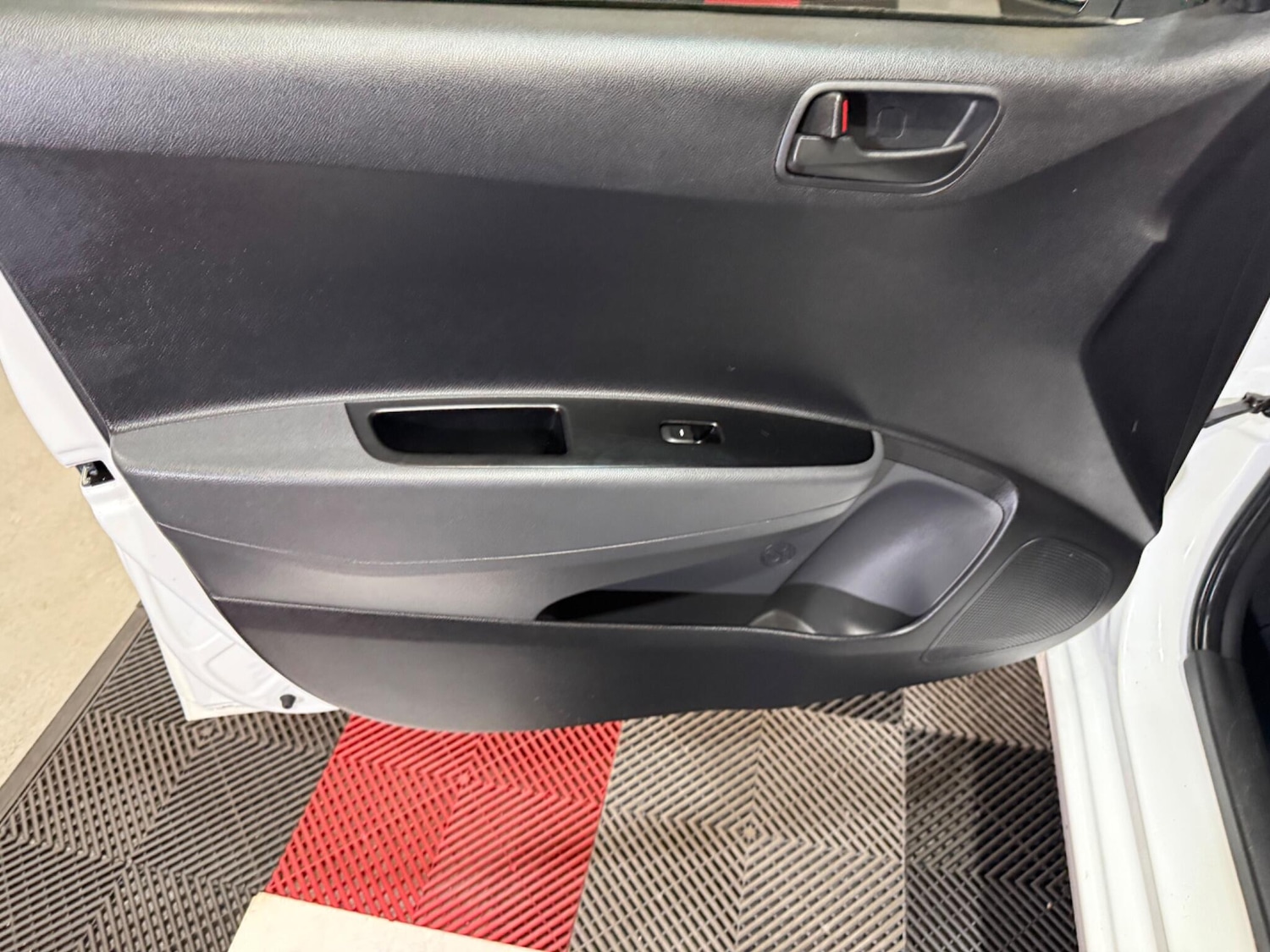 Used Hyundai i10 2018 for sale - 78085804: Photo 42