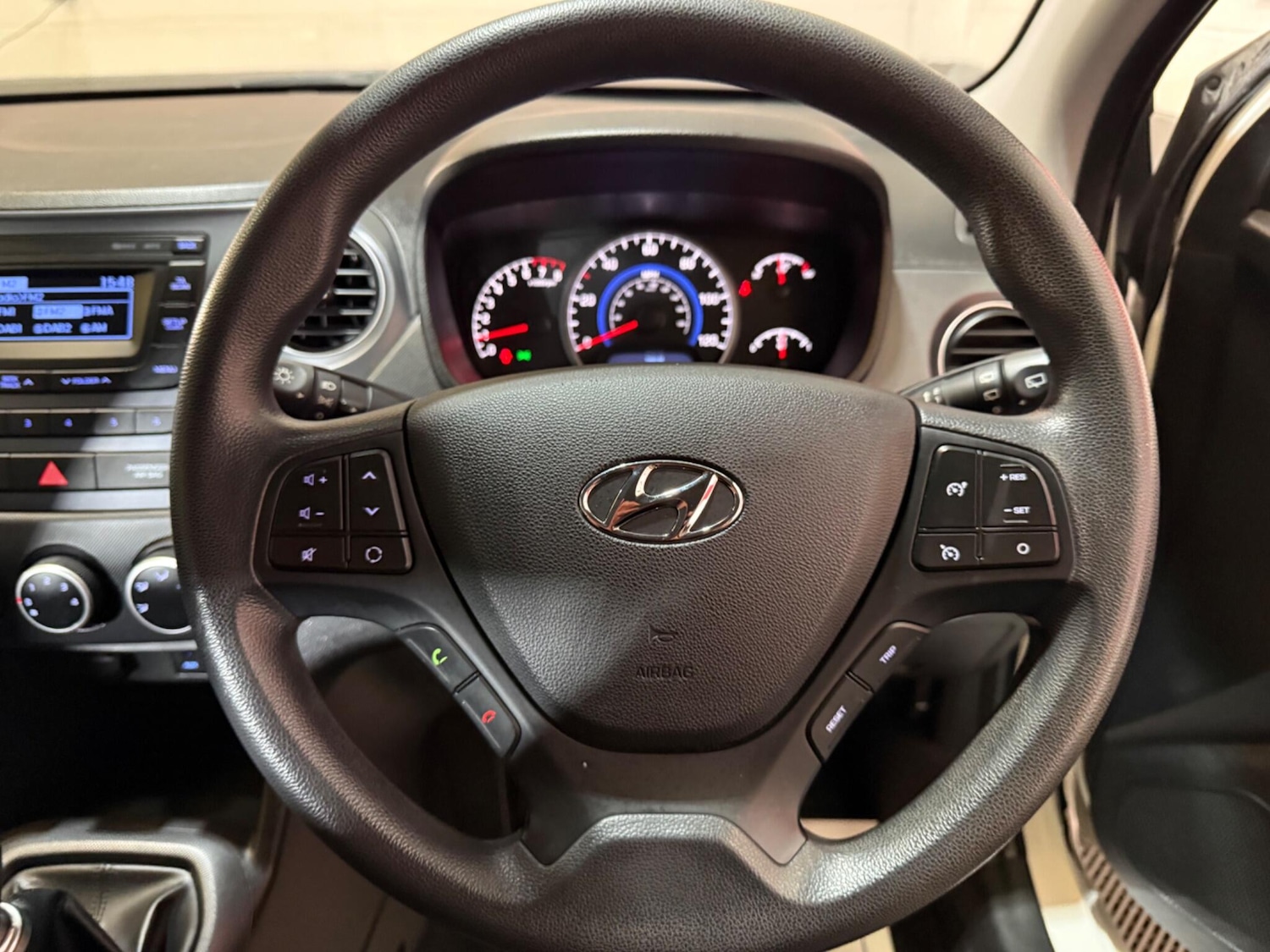 Used Hyundai i10 2018 for sale - 78085804: Photo 55