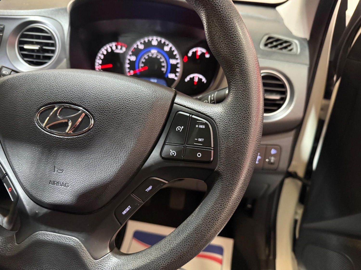 Used Hyundai i10 2018 for sale - 78085804: Photo 63