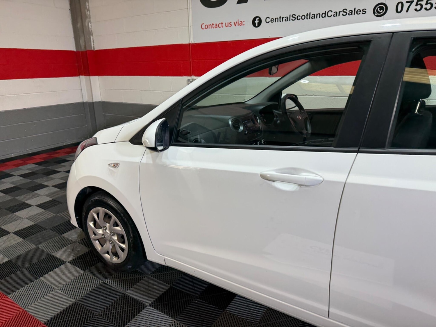 Used Hyundai i10 2018 for sale - 78085804: Photo 9