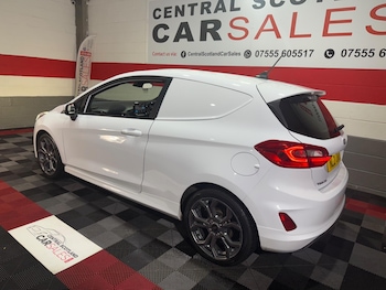 Used Ford Fiesta 2021 for sale - 77144048: Photo