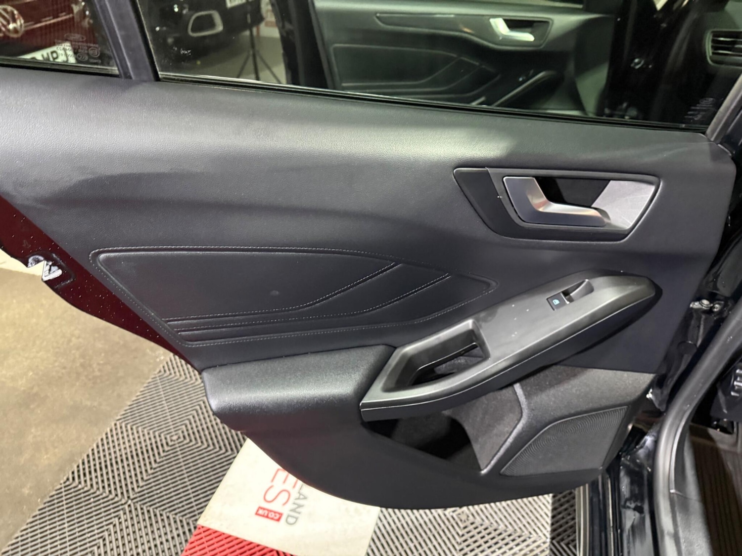 Used Ford Focus for sale - 76824052: Photo 37