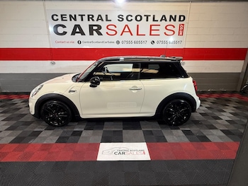Used MINI Hatch 2018 for sale - 79425524: Photo