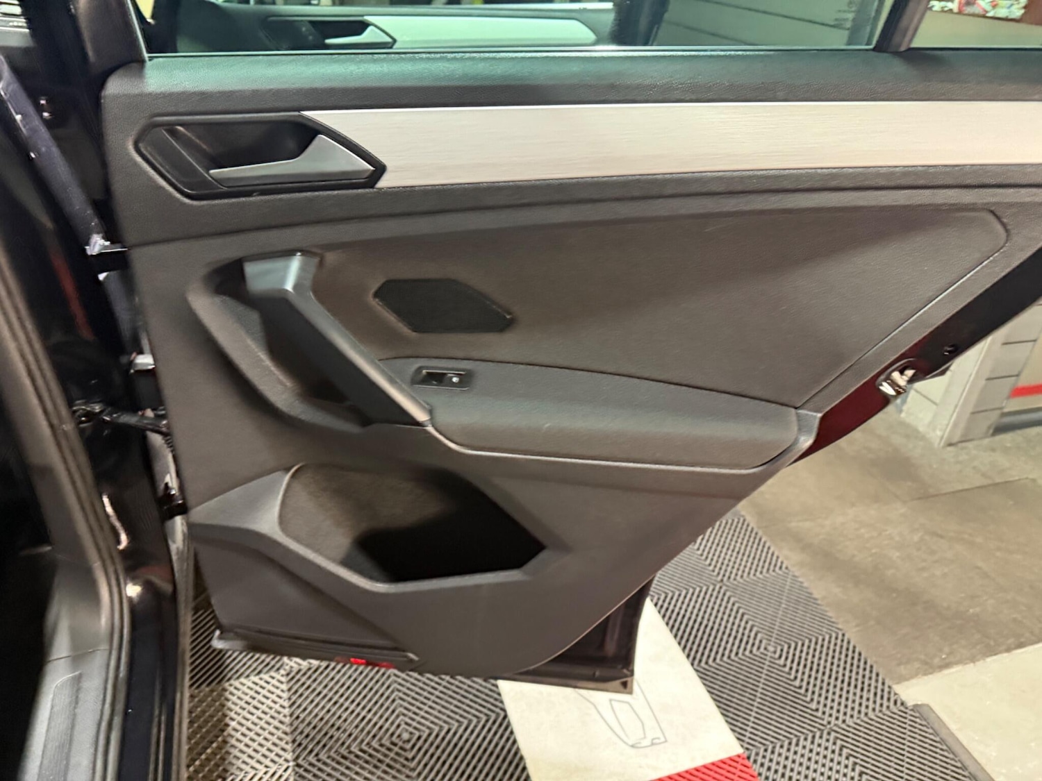 Used Volkswagen Tiguan 2020 for sale - 76992688: Photo 39