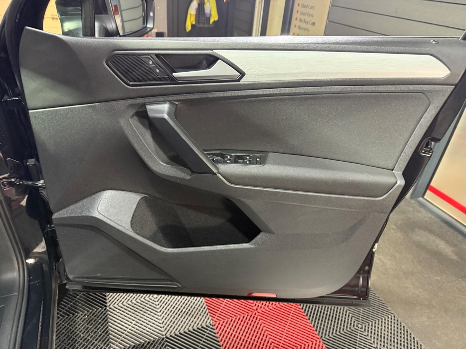 Used Volkswagen Tiguan 2020 for sale - 76992688: Photo 40