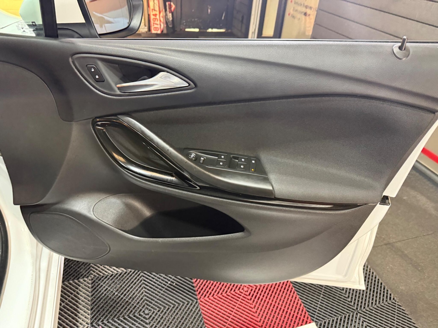 Used Vauxhall Astra 2017 for sale - 76997131: Photo 35