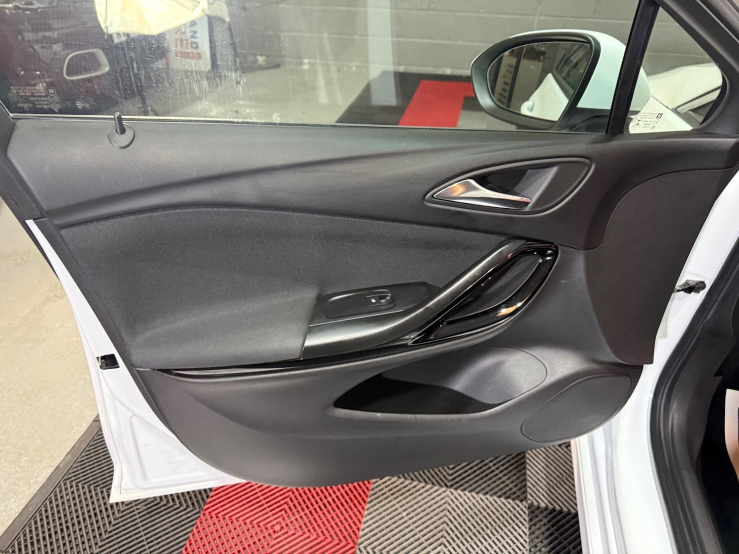 Used Vauxhall Astra 2017 for sale - 76997131: Photo 37