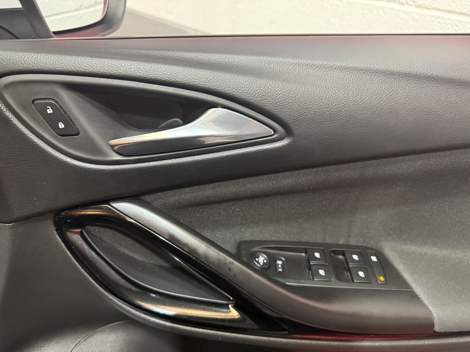 Used Vauxhall Astra 2017 for sale - 76997131: Photo 38