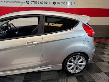Used Ford Fiesta 2016 for sale - 79532595: Photo