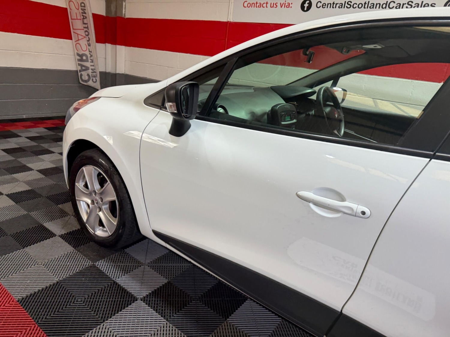 Used Renault Clio 2016 for sale - 76108848: Photo 23