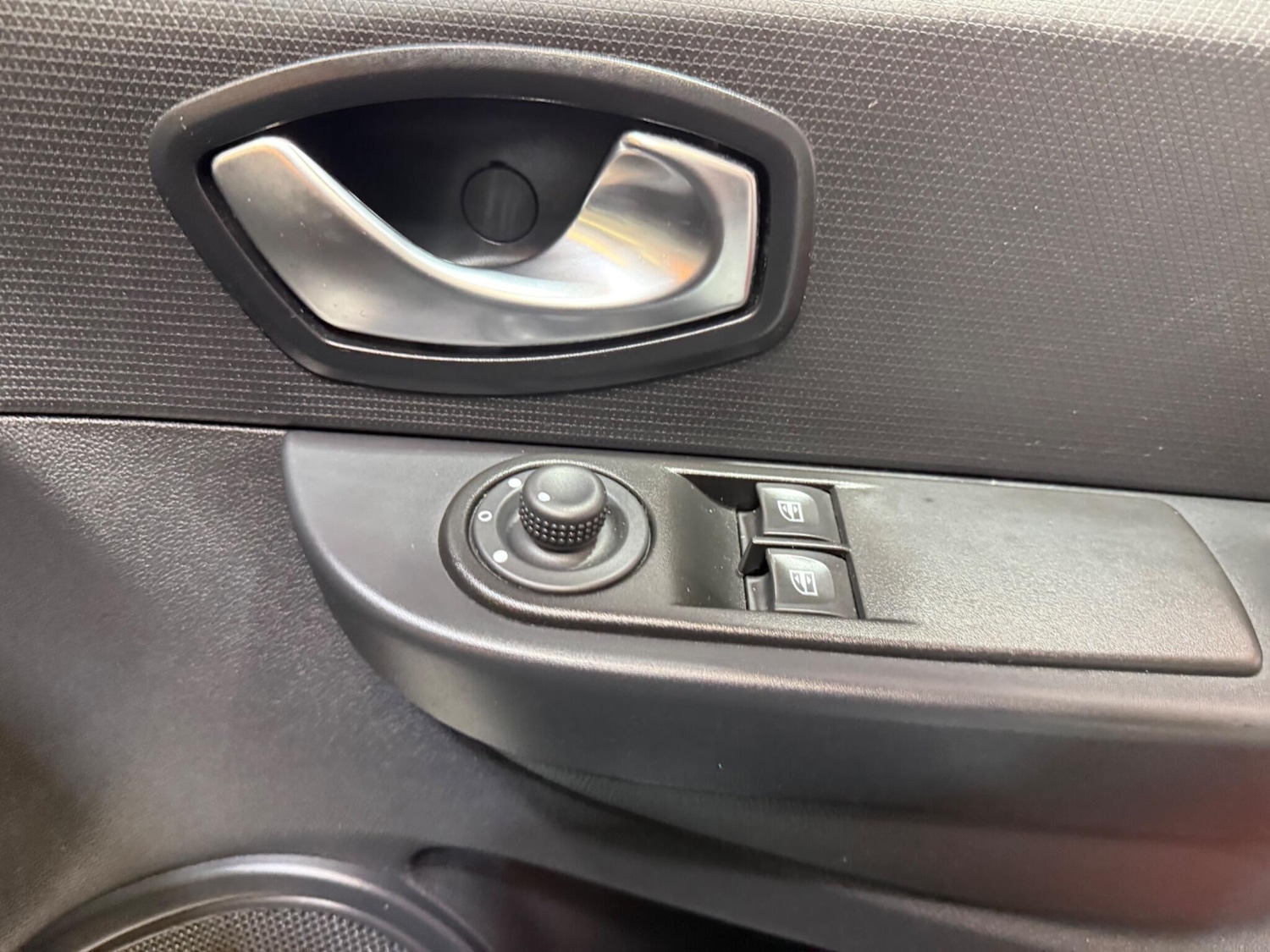 Used Renault Clio 2016 for sale - 76108848: Photo 45