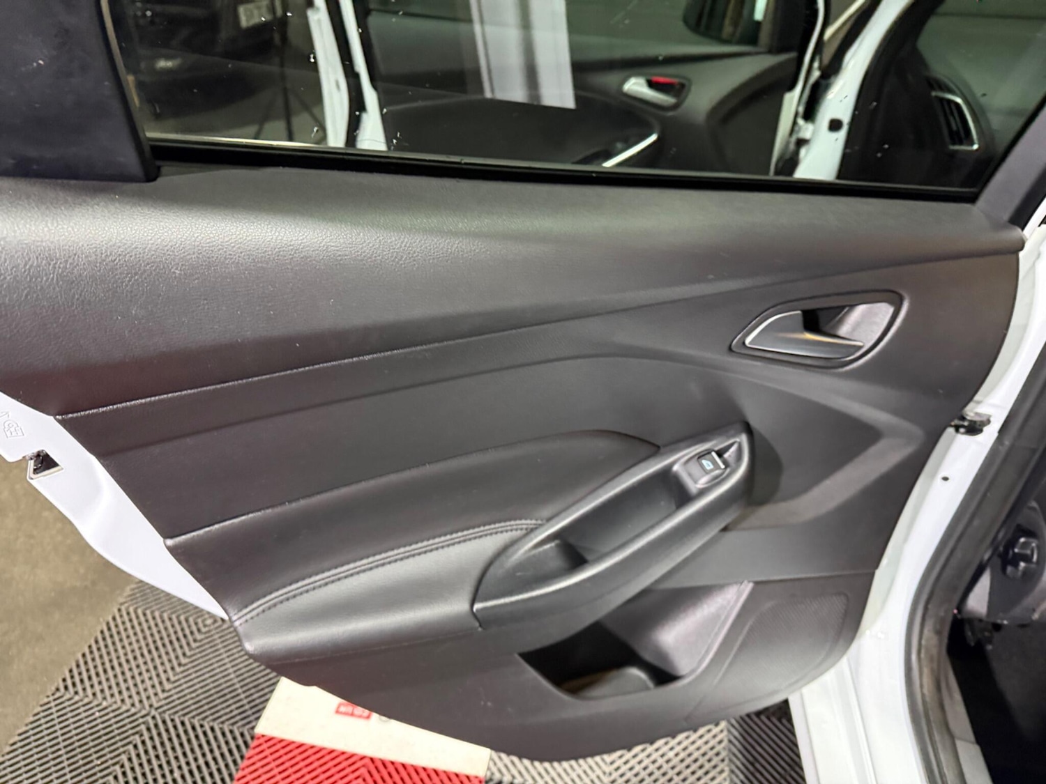 Used Ford Focus for sale - 77344468: Photo 32