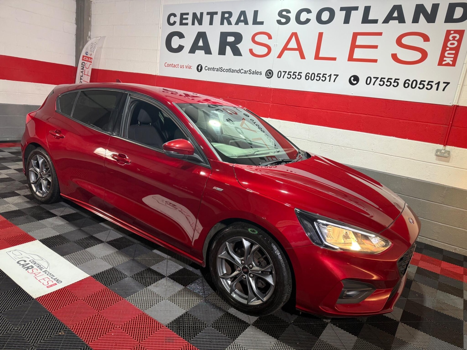 Used Ford Focus 2019 for sale - 76714704: Photo 1