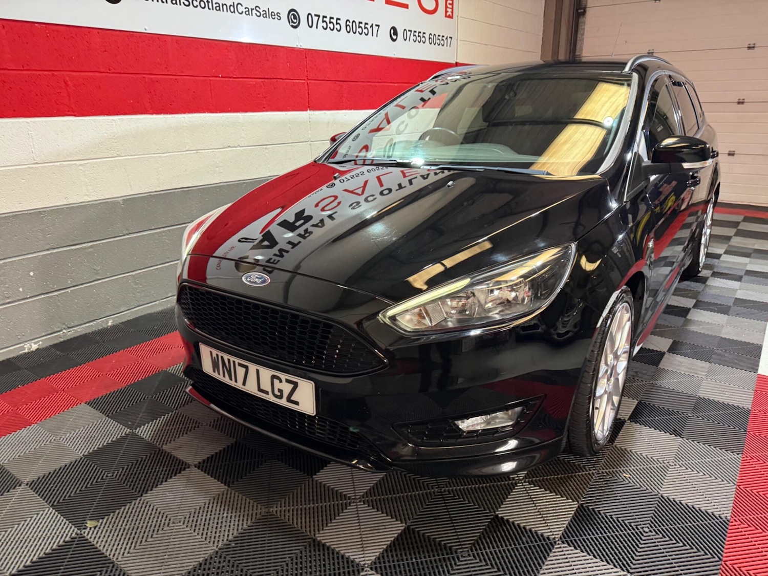 Used Ford Focus 2017 for sale - 76314744: Photo 2