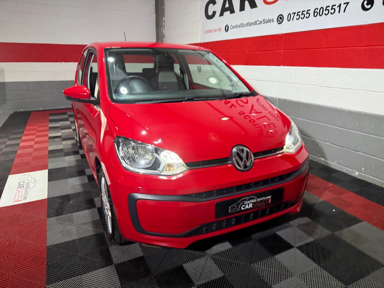 Used Volkswagen up! 2018 for sale - 77331713: Photo 2