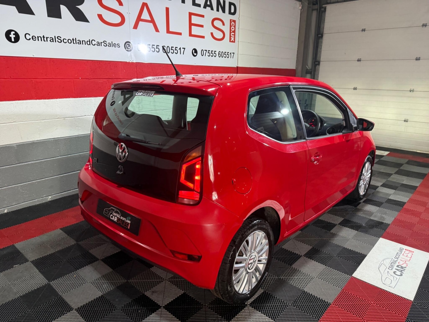 Used Volkswagen up! 2018 for sale - 77331713: Photo 3
