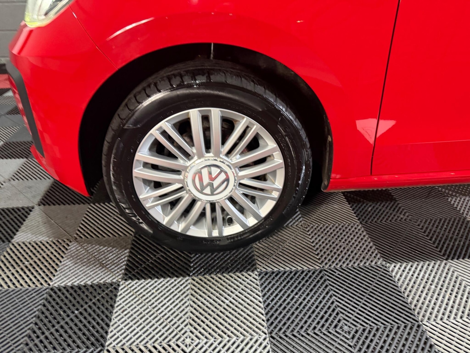 Used Volkswagen up! 2018 for sale - 77331713: Photo 32