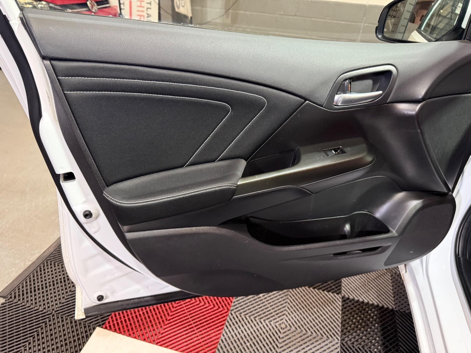 Used Honda Civic 2016 for sale - 76122401: Photo 36