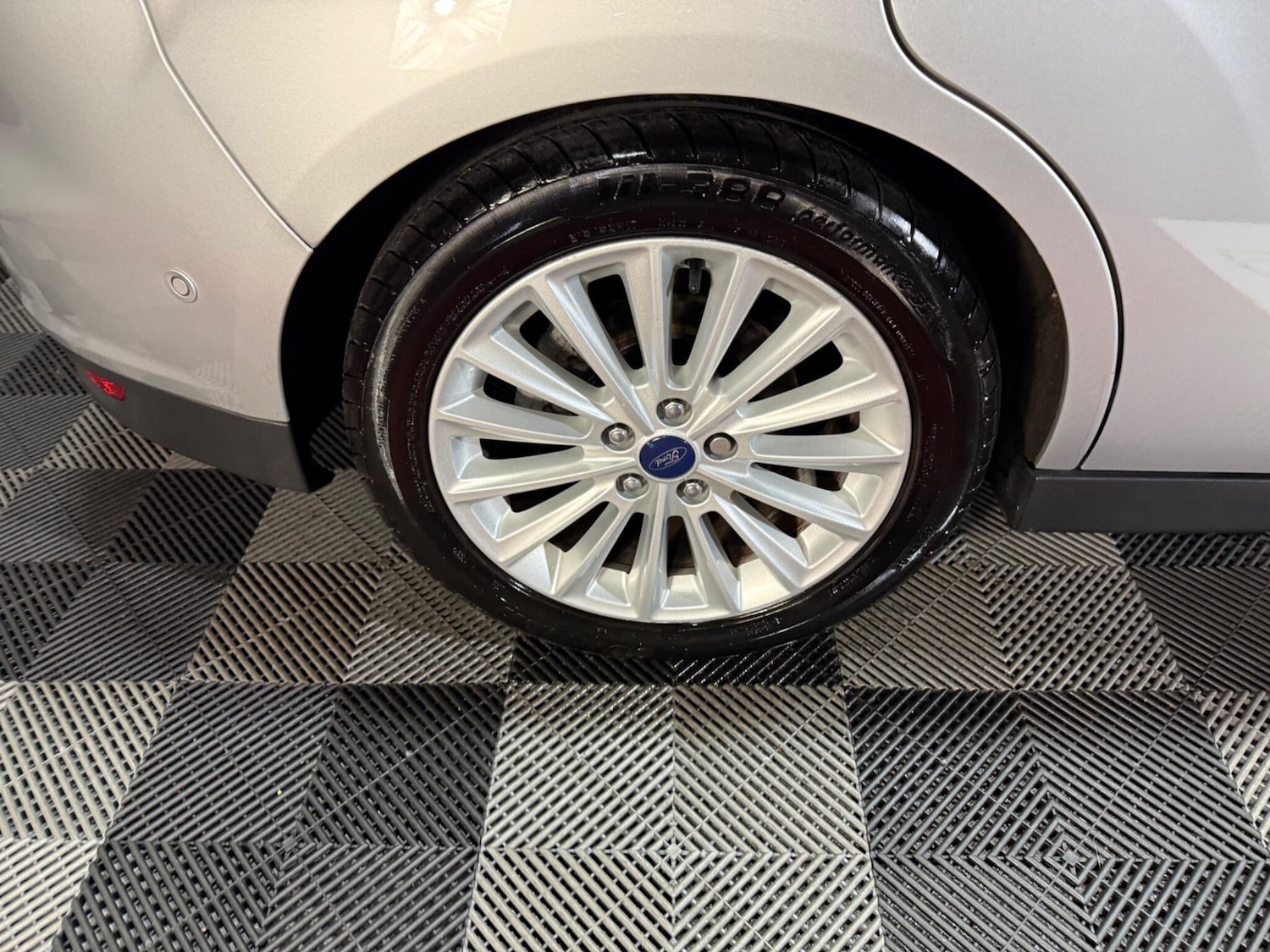 Used Ford C-Max 2017 for sale - 76990869: Photo 40