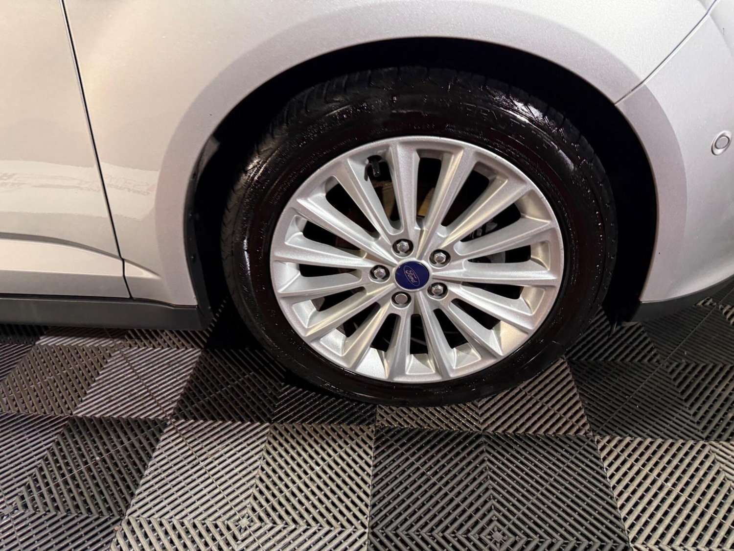 Used Ford C-Max 2017 for sale - 76990869: Photo 41