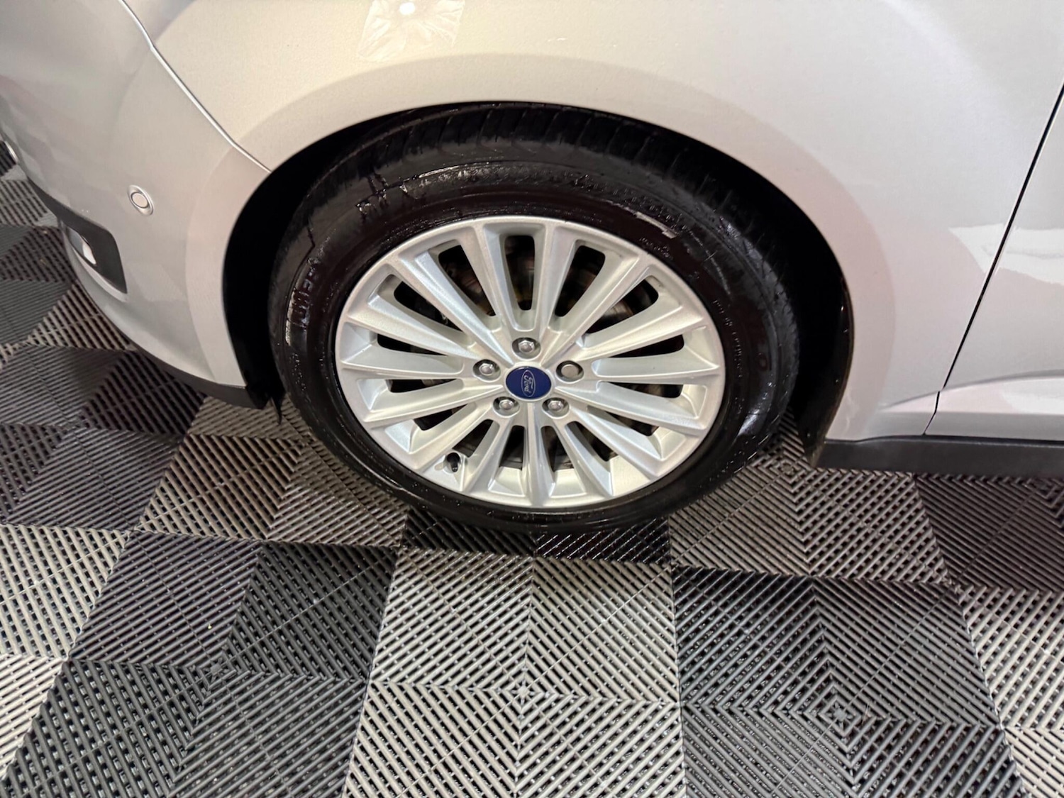 Used Ford C-Max 2017 for sale - 76990869: Photo 42