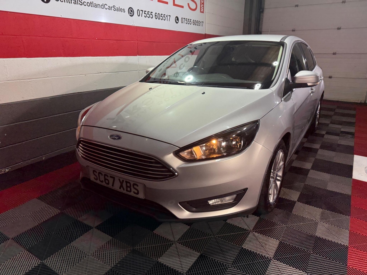 Used Ford Focus 2017 for sale - 76688519: Photo 2