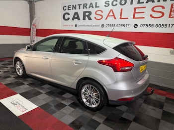 Used Ford Focus 2017 for sale - 76688519: Photo