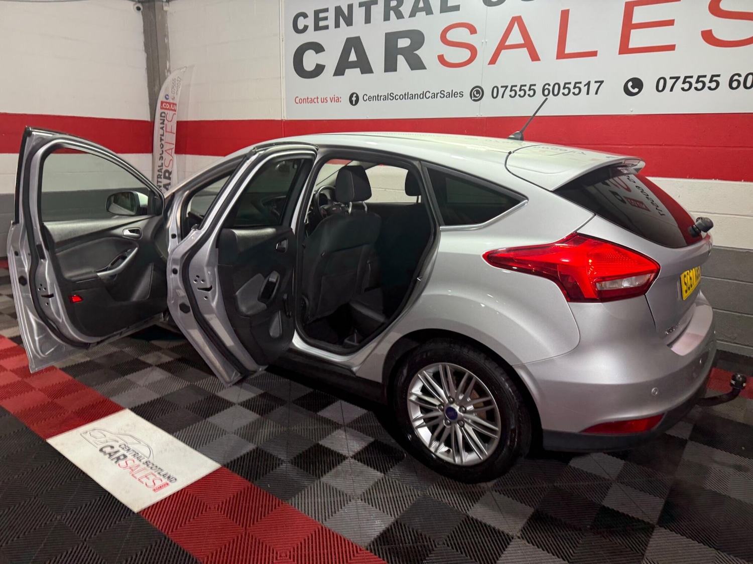 Used Ford Focus 2017 for sale - 76688519: Photo 9