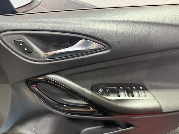Used Vauxhall Astra 2017 for sale - 76314985: Photo 39