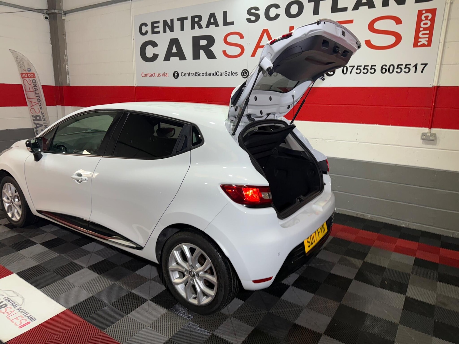 Used Renault Clio 2017 for sale - 76765228: Photo 12