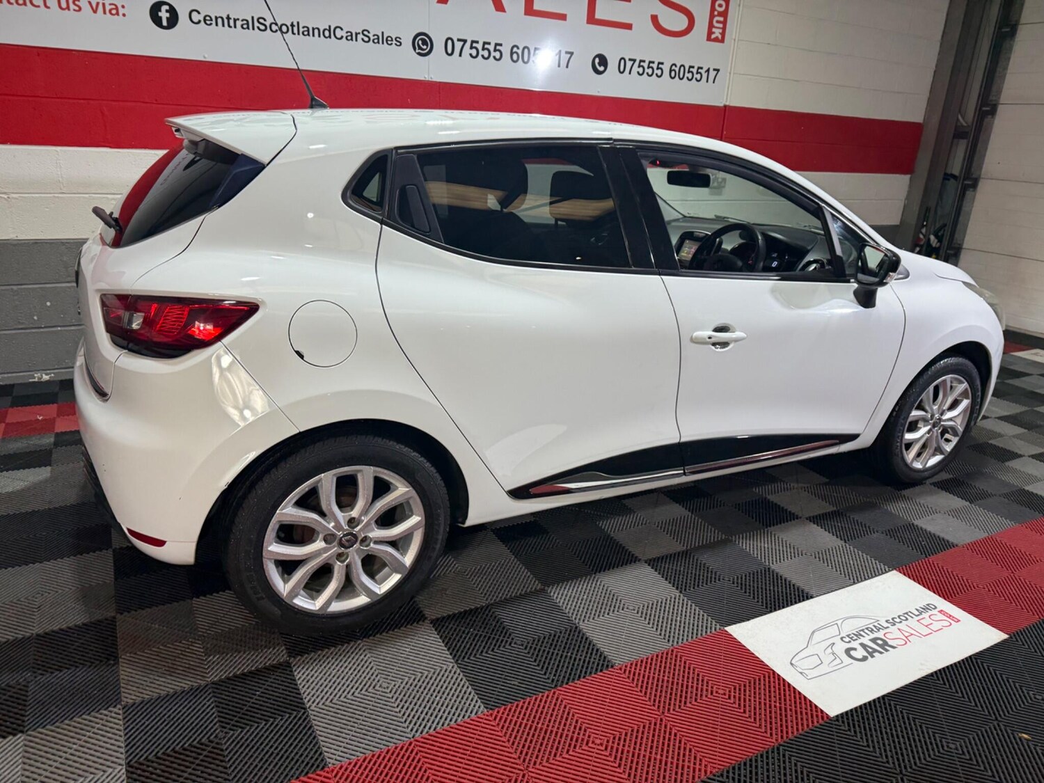 Used Renault Clio 2017 for sale - 76765228: Photo 16