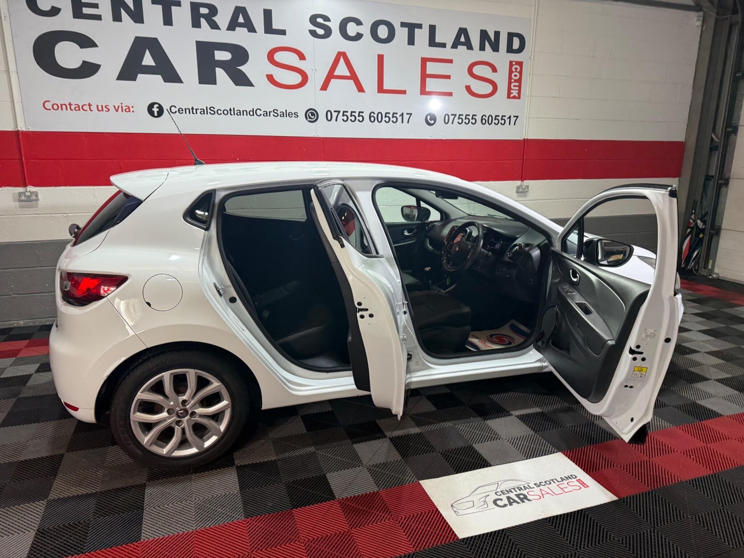 Used Renault Clio 2017 for sale - 76765228: Photo 17