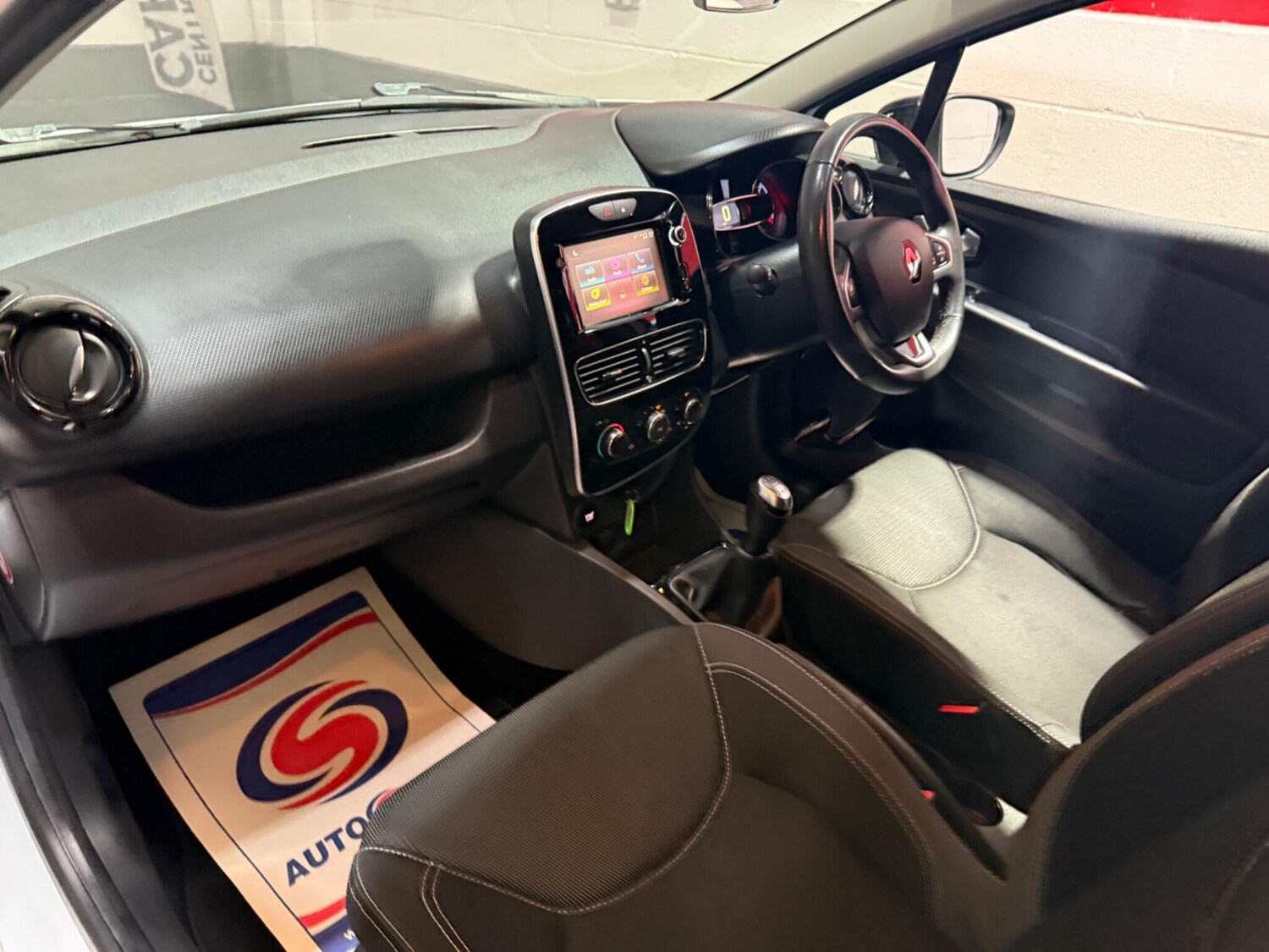 Used Renault Clio 2017 for sale - 76765228: Photo 22