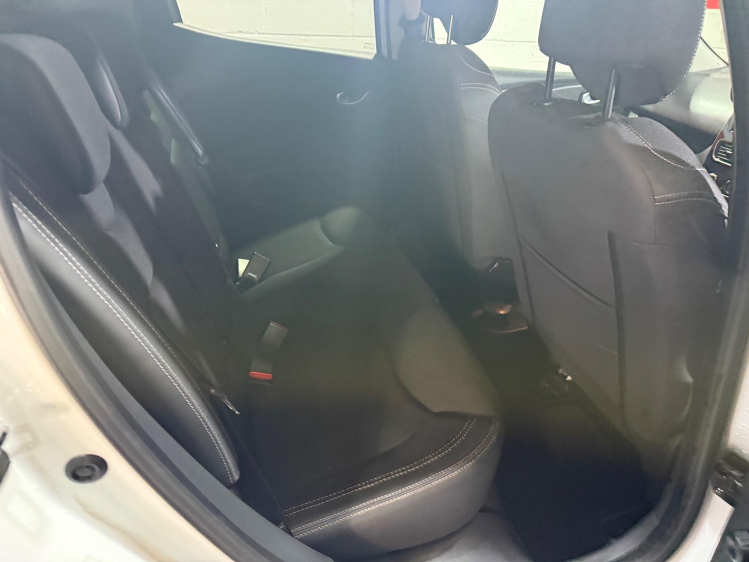 Used Renault Clio 2017 for sale - 76765228: Photo 29