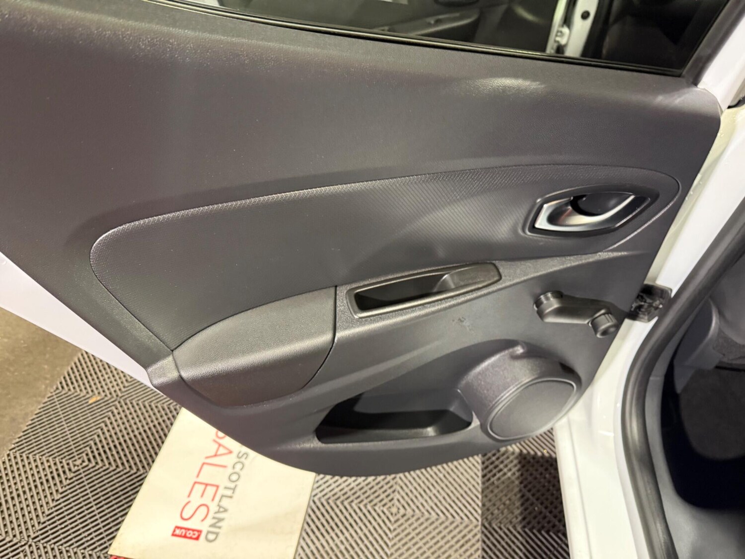 Used Renault Clio 2017 for sale - 76765228: Photo 39