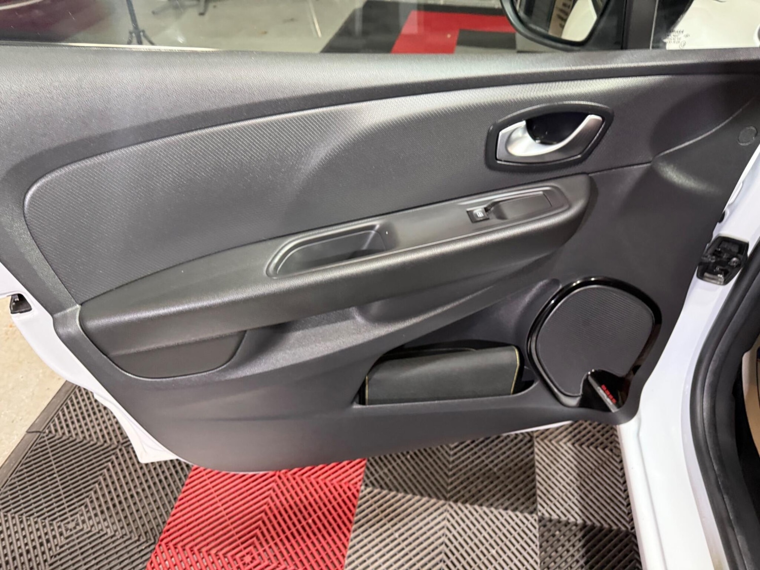 Used Renault Clio 2017 for sale - 76765228: Photo 40