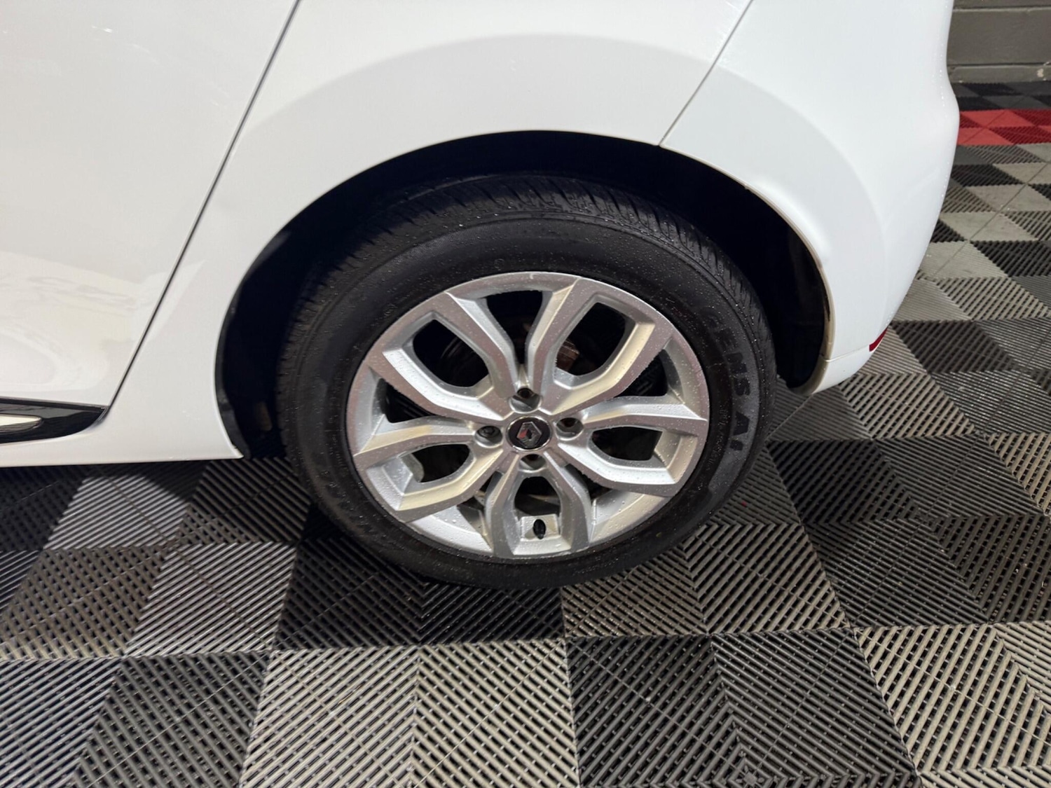 Used Renault Clio 2017 for sale - 76765228: Photo 43