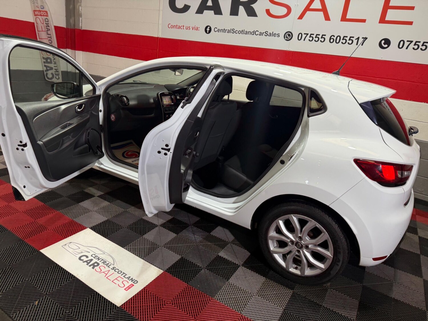 Used Renault Clio 2017 for sale - 76765228: Photo 63