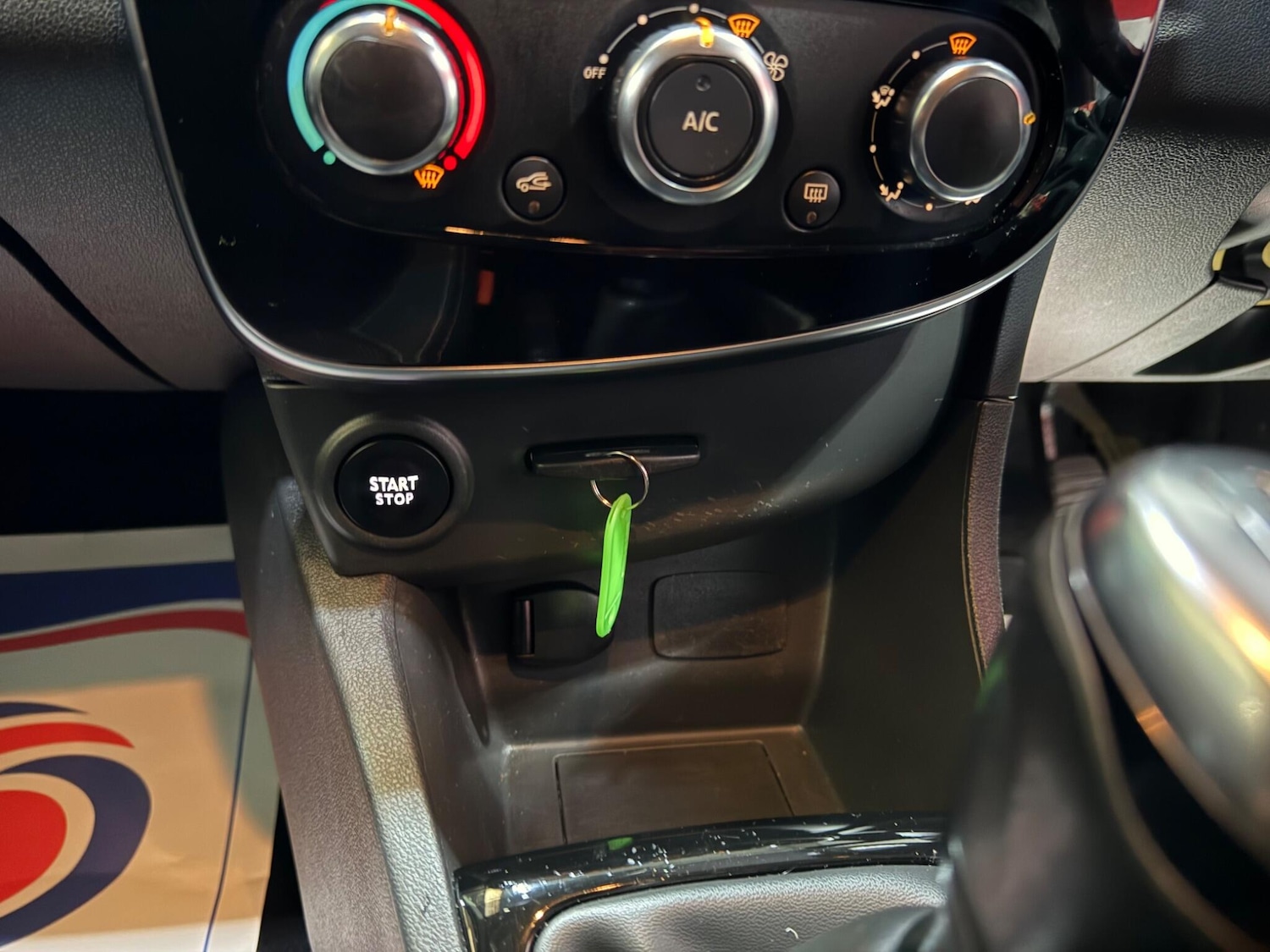 Used Renault Clio 2017 for sale - 76765228: Photo 65