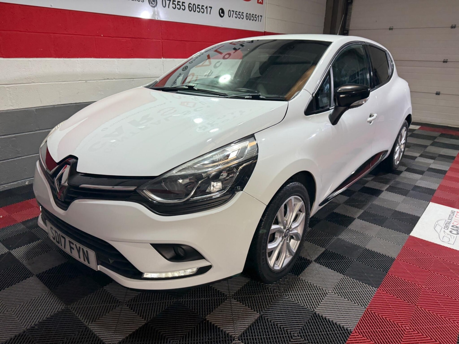 Used Renault Clio 2017 for sale - 76765228: Photo 8