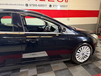 Used Ford Focus 2017 for sale - 78429444: Photo