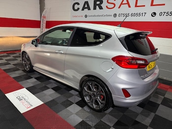 Used Ford Fiesta 2018 for sale - 76550947: Photo