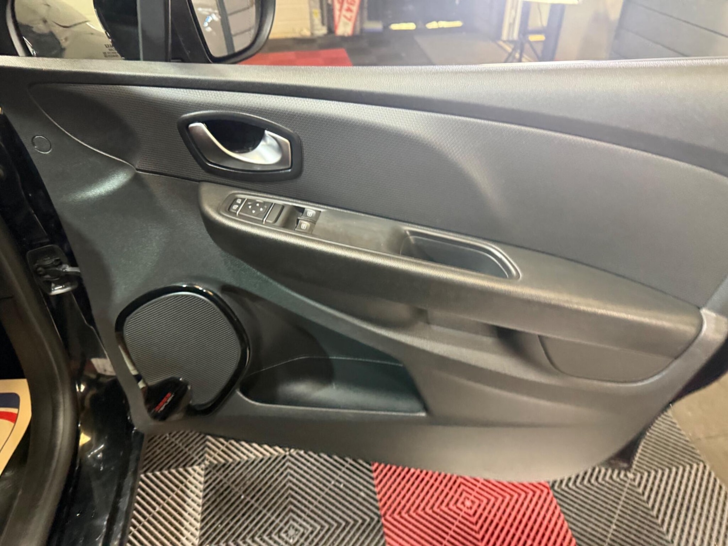 Used Renault Clio for sale - 78147924: Photo 32