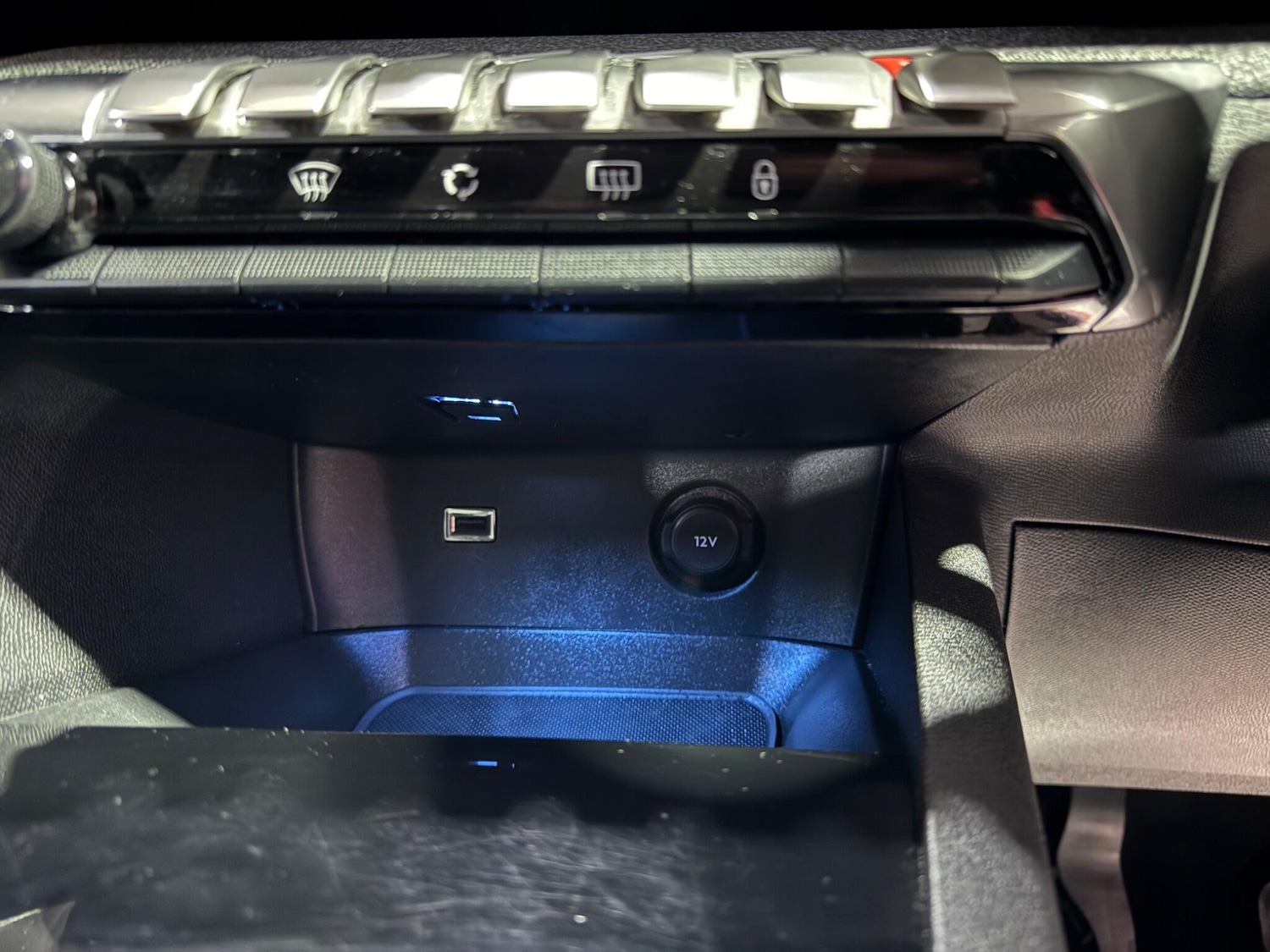 Used Peugeot 3008 2018 for sale - 76259128: Photo 41