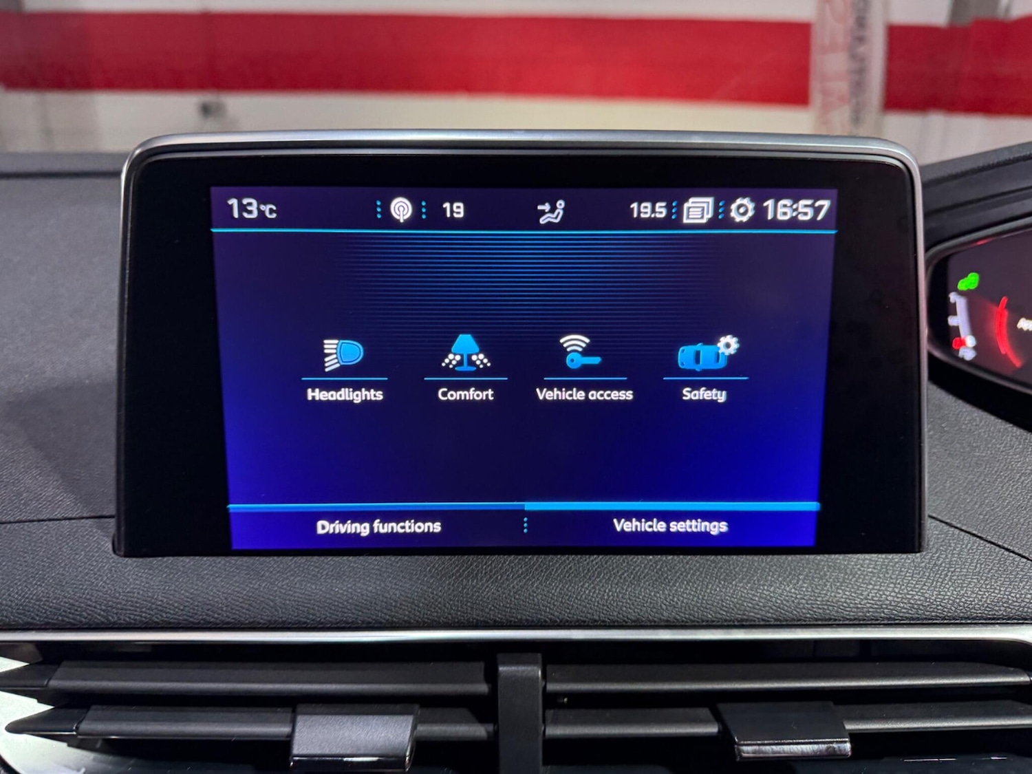 Used Peugeot 3008 2018 for sale - 76259128: Photo 45
