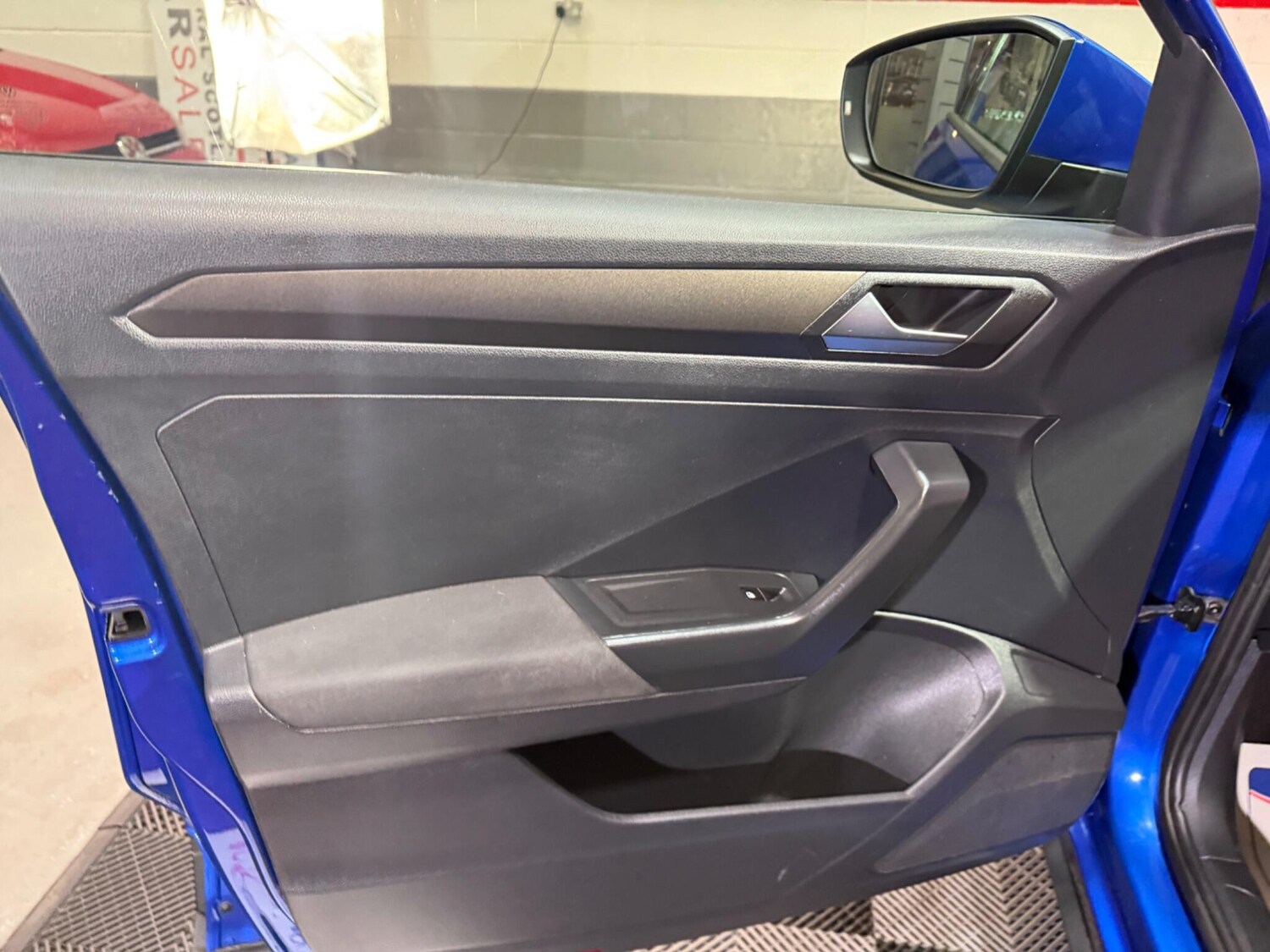 Used Volkswagen T-Roc 2019 for sale - 76215673: Photo 34