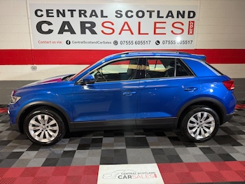 Used Volkswagen T-Roc 2019 for sale - 76215673: Photo
