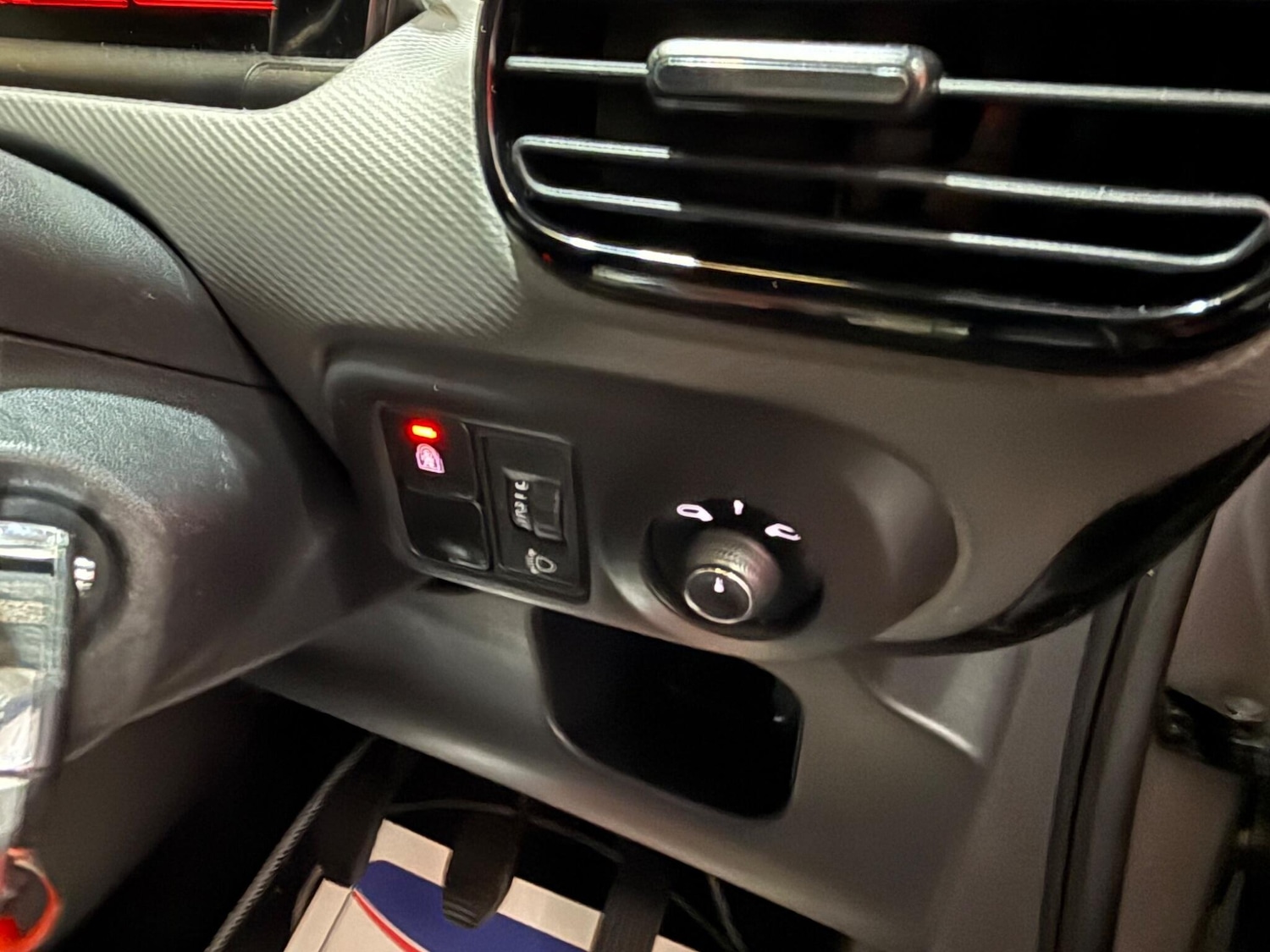 Used Citroen C4 Cactus for sale - 77266649: Photo 31