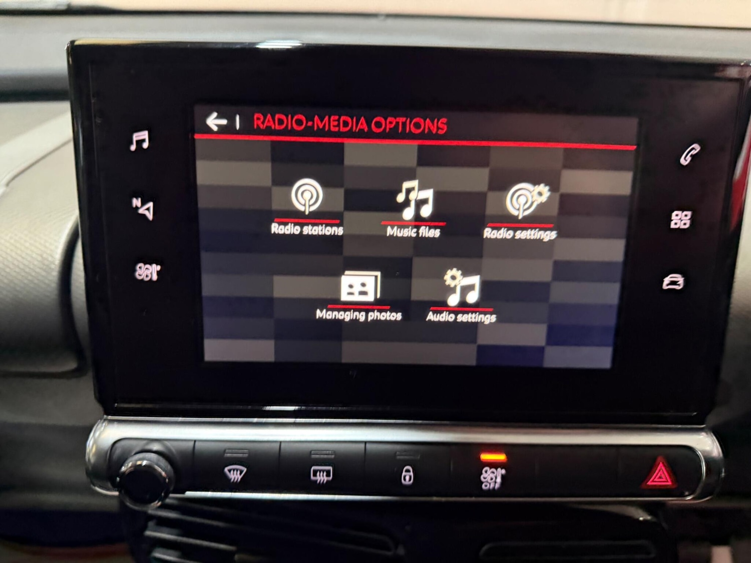 Used Citroen C4 Cactus for sale - 77266649: Photo 41