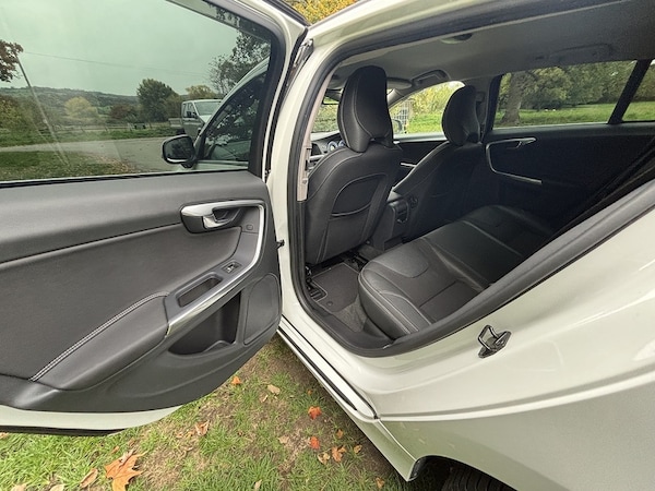 Used Volvo V60 2025 for sale - 76274470: Photo 23